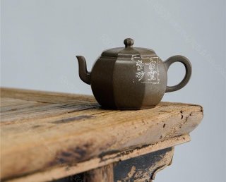 《八方納?！? title=